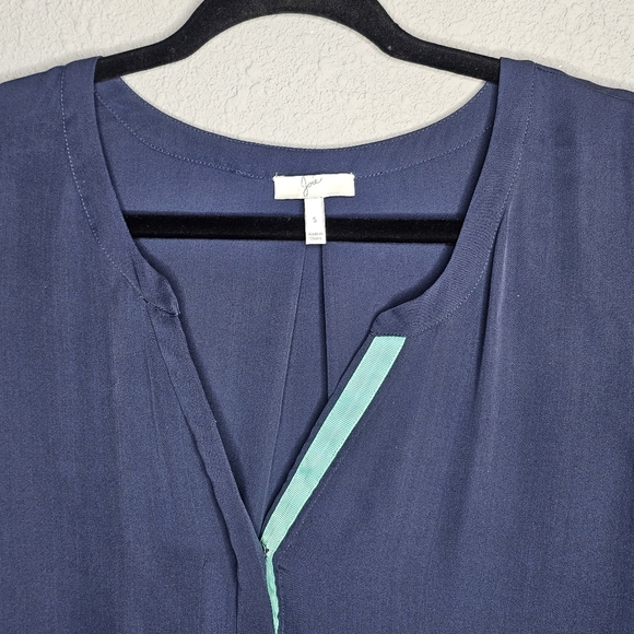 Joie Silk Top Womens Small Navy Blue V Neck Light Airy Flowy Classic Capsule - Picture 4 of 13